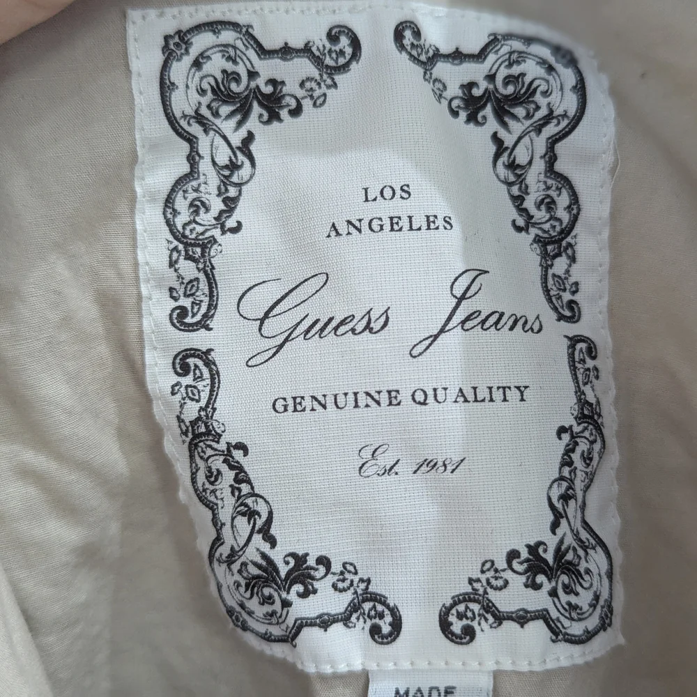 2/$25 Guess Jeans Western Shirt M Tan Pearl Snap Embroidered Logo Button Up - Picture 3 of 4
